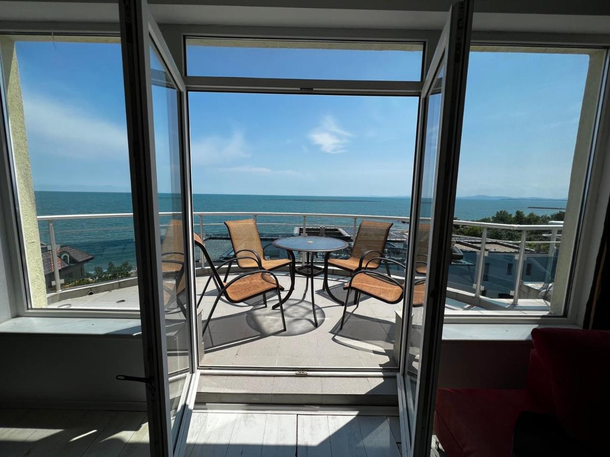 Modern Beachfront Apartment With Pool Ravda Eksteriør billede