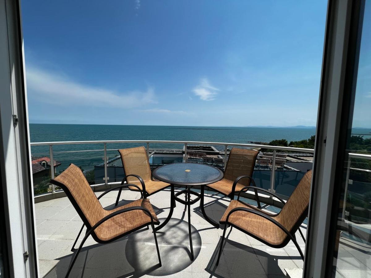 Modern Beachfront Apartment With Pool Ravda Eksteriør billede