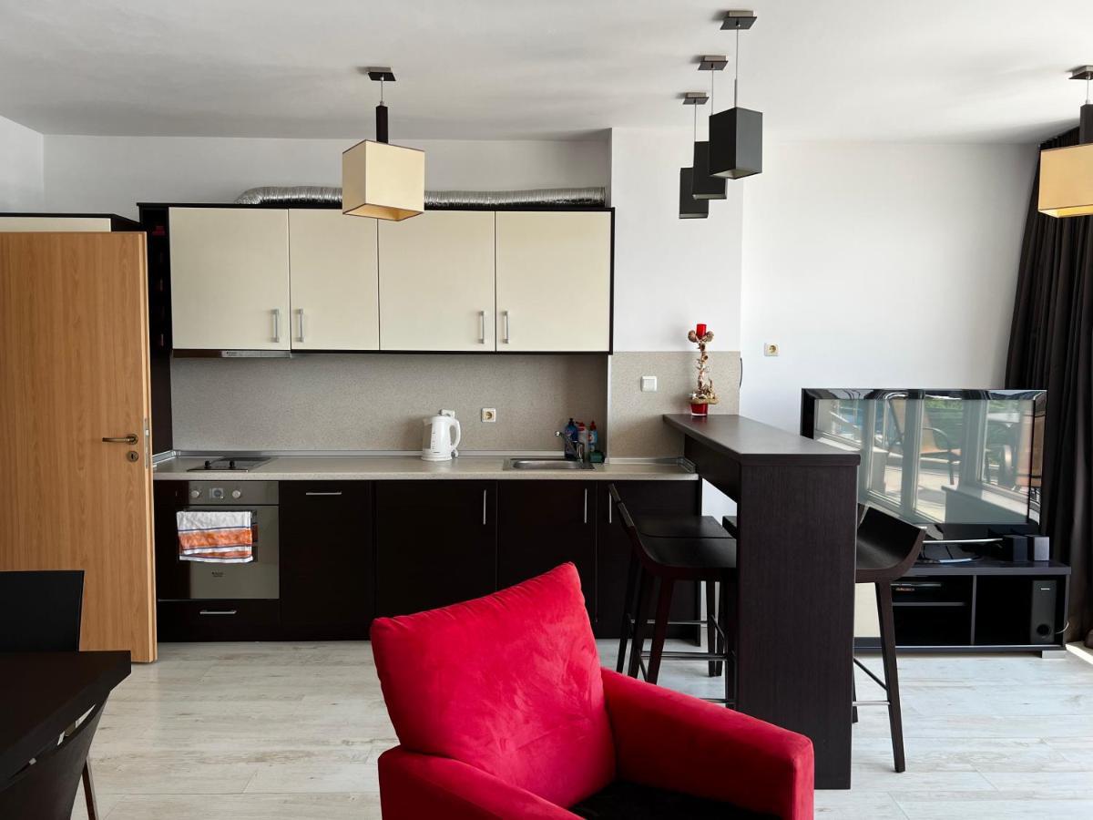 Modern Beachfront Apartment With Pool Ravda Eksteriør billede