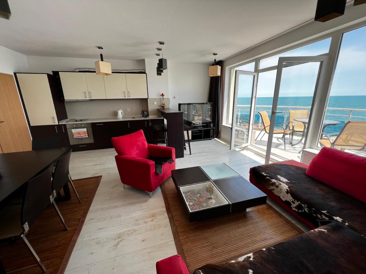 Modern Beachfront Apartment With Pool Ravda Eksteriør billede